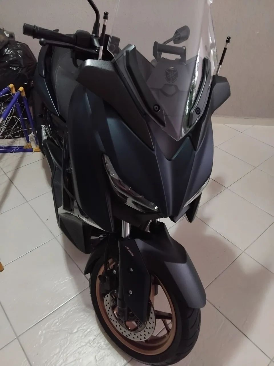 Xmax 2023 com baixa km - Foto 2