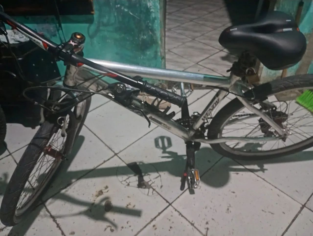 Bicicleta de alumínio 
