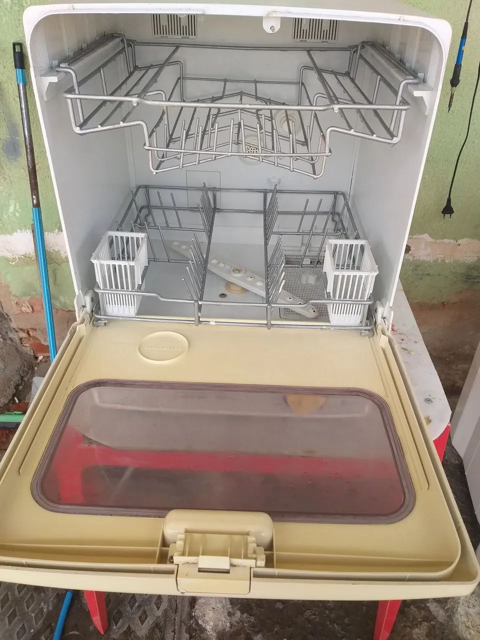 Lava louça Britânia funcionando perfeitame super ofertante 220v - Foto 2