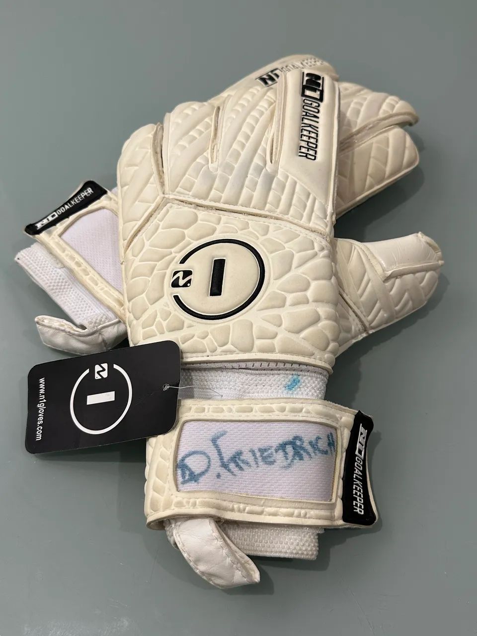 LUVA DE GOLEIRO ORIGINAL + AUTÓGRAFO DO DOUGLAS FRIEDRICH - Foto 3