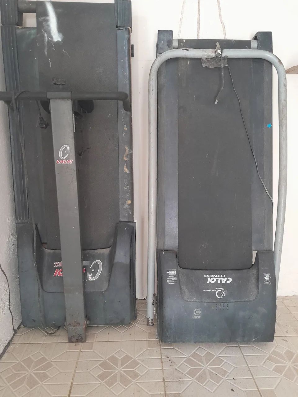 Vende-se essas duas esteiras (com defeito ) - Foto 2