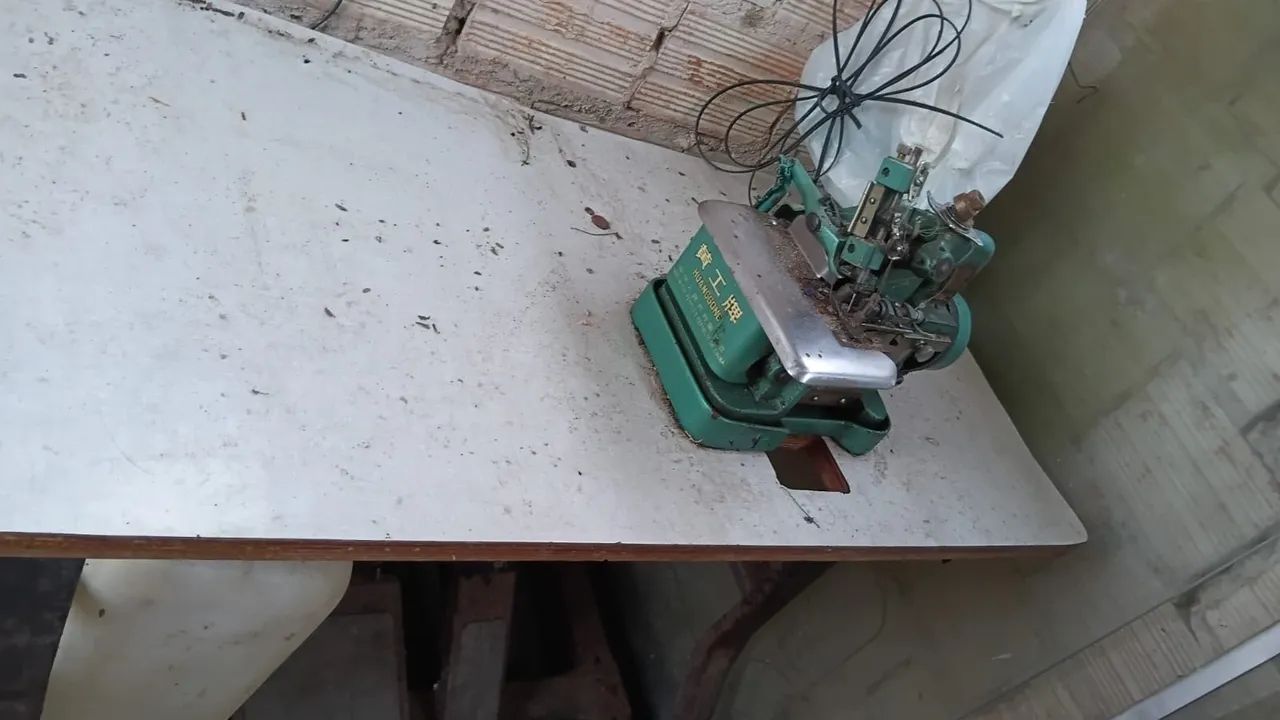 Máquina de Costura Overloque Antiga - Funcionando Perfeitamente - Foto 3