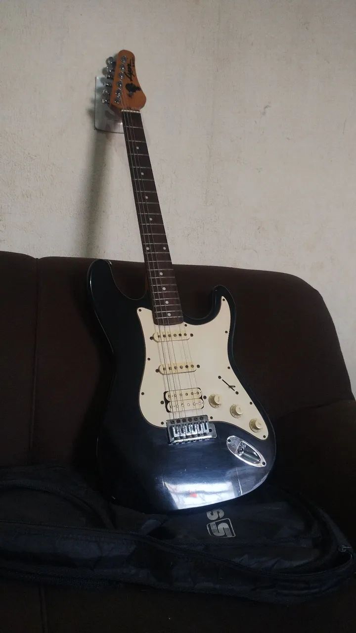 Guitarra Stratocaster LYON by Washburn