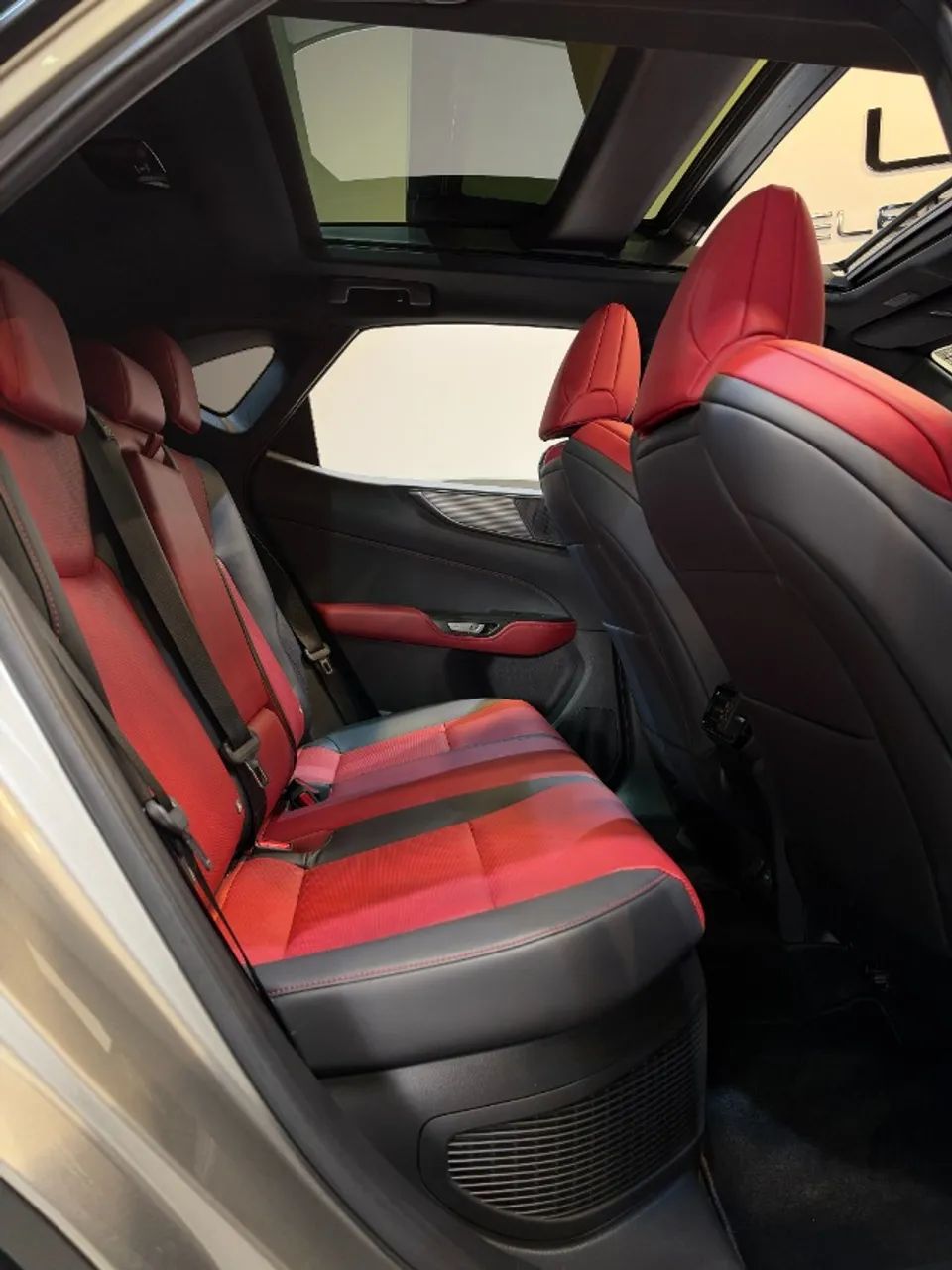 Lexus NX-350h F-sport 2.5 16V Aut. (hybrid), foto 13 de 20