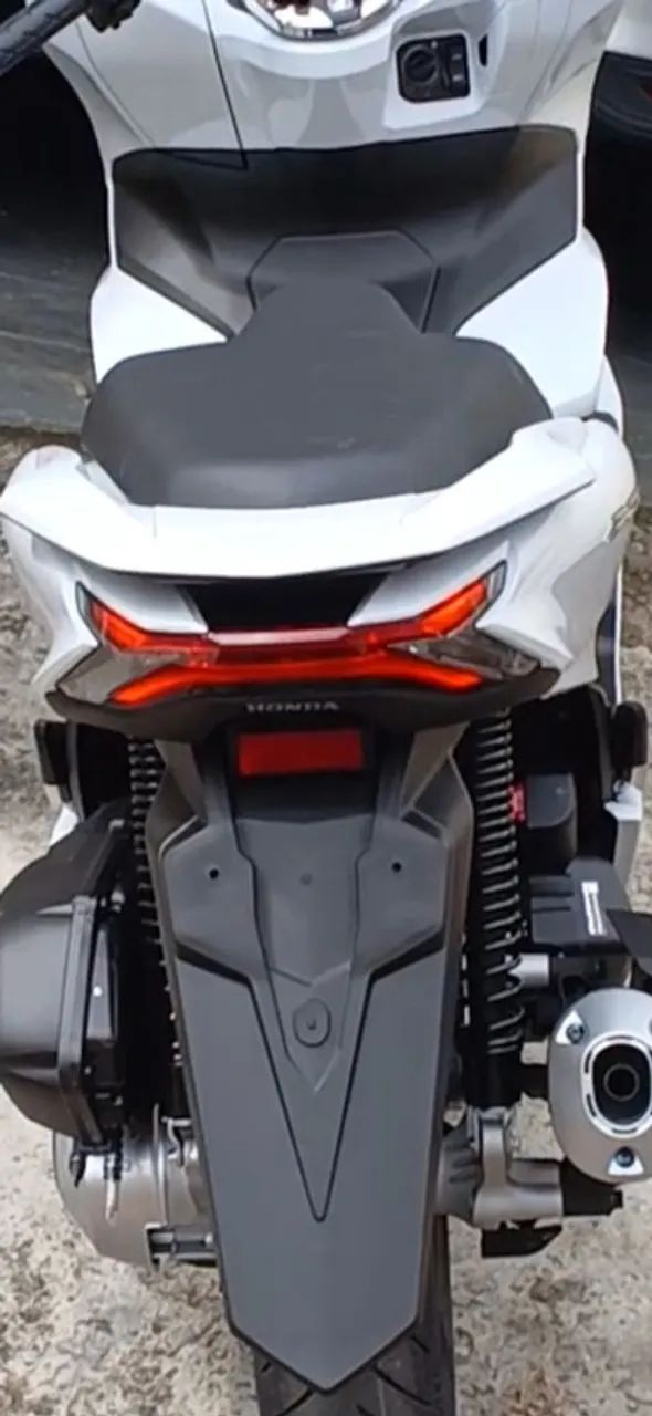 Pcx  abaixo da tabela zero branca