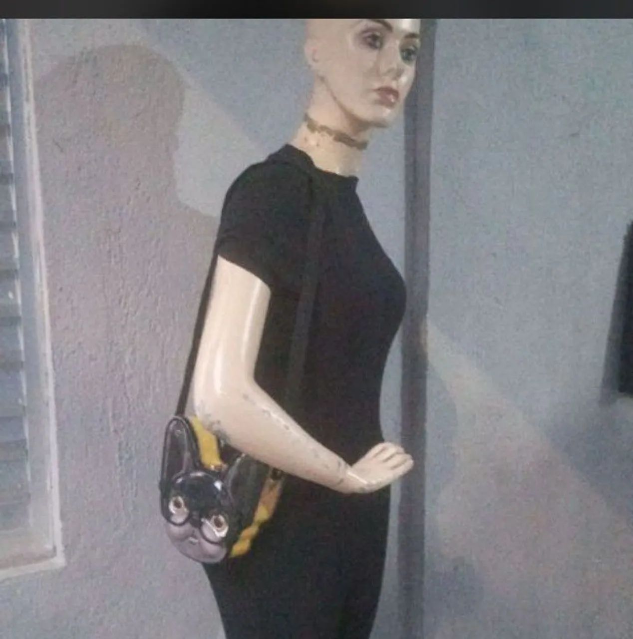 Bolsa metalizada em formato de cara de cachorro  - Foto 2