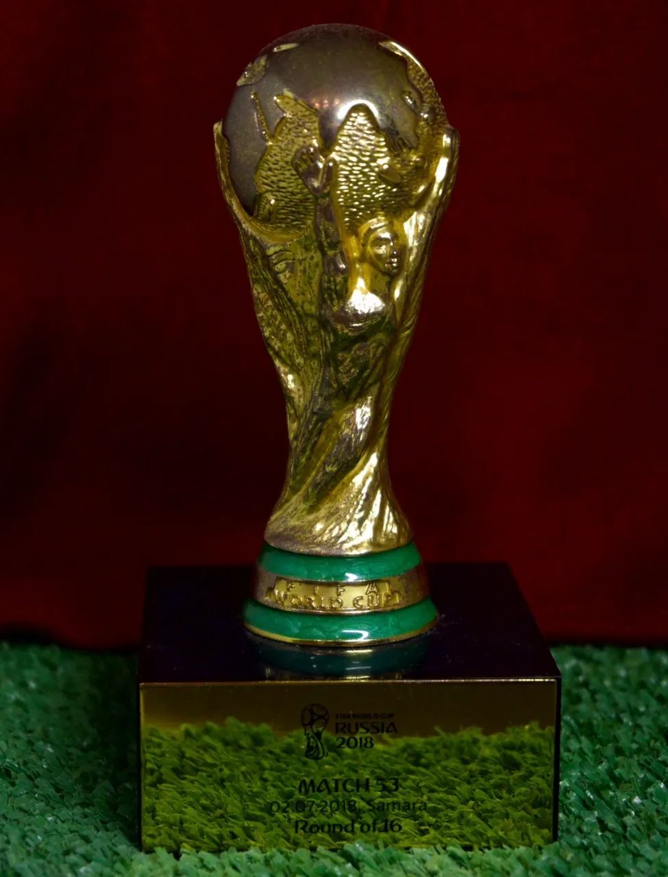  taça oficial copa do mundo banhada a ouro  - Foto 3