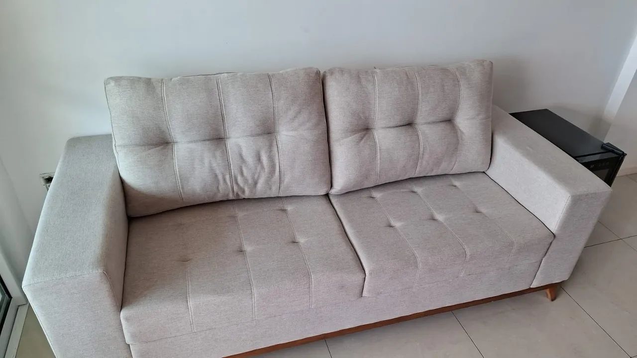 Vendo Sofá fixo com 2 puffs - Foto 4