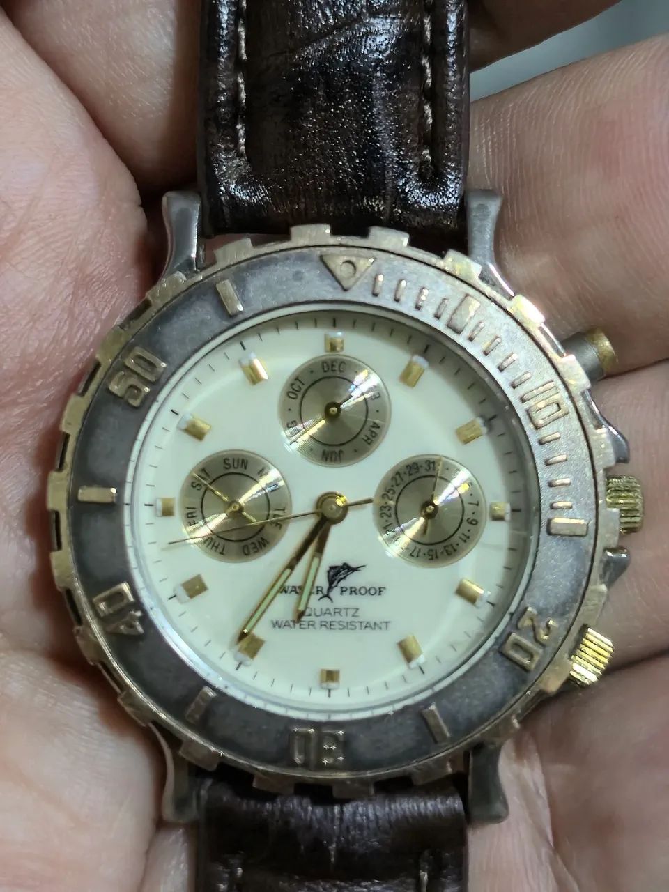 Relógio WATERPROOF MULTIFUNÇÕES  À QUARTZ   -   FUNCIONANDO/IMPECÁVEL 