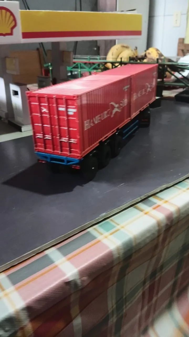 Miniatura  caminhão  Volvo 1/43 - Foto 3