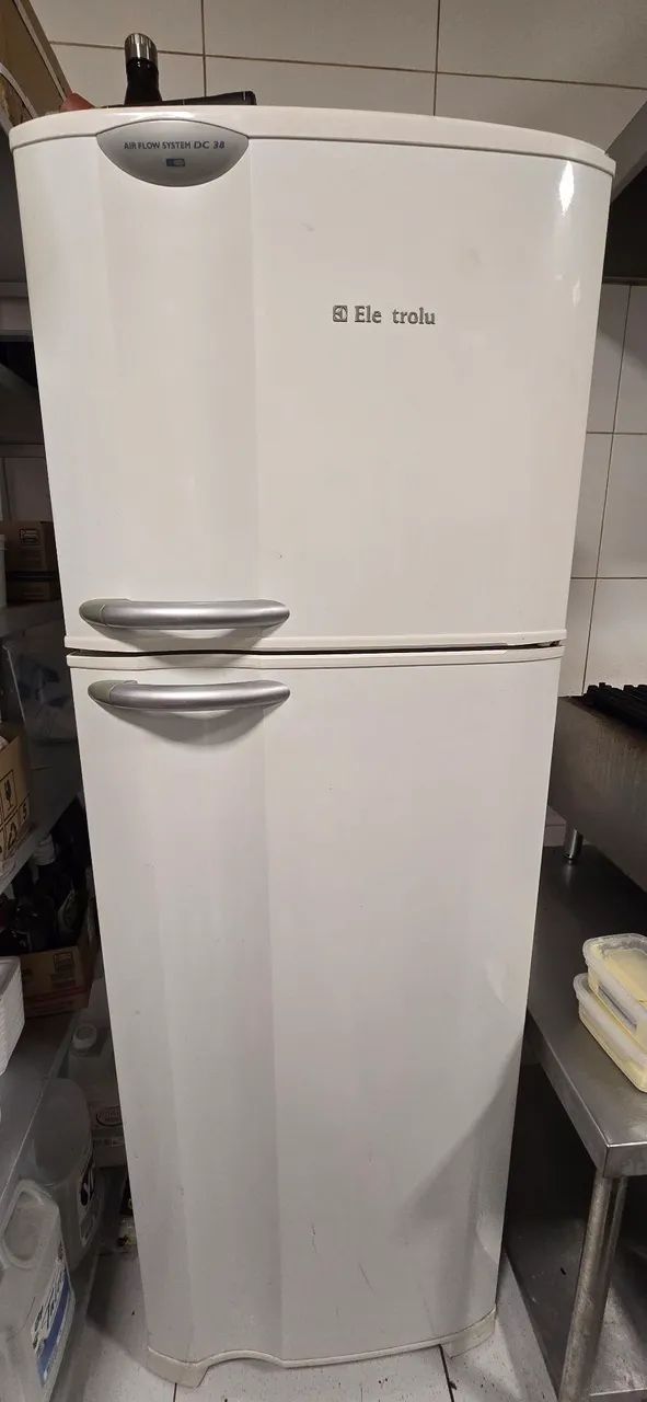 Geladeira Electrolux com defeito 