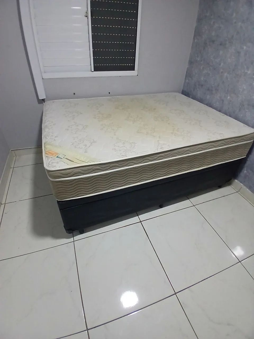 Cama casal box baú e colchão de molas ensacadas ortobom - Foto 4