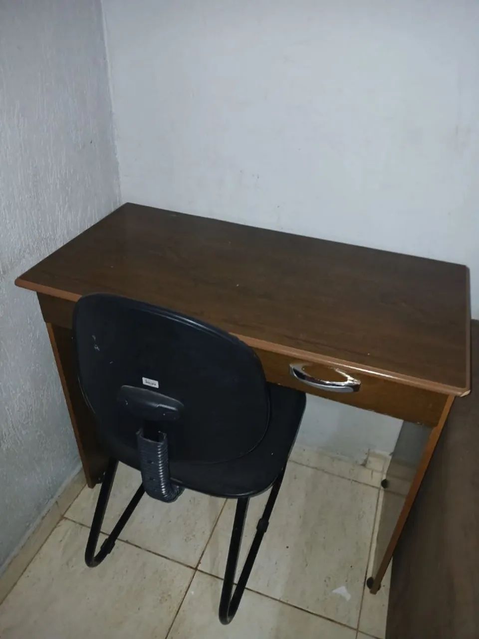 Escrivaninha +cadeira carapicuiba  - Foto 2