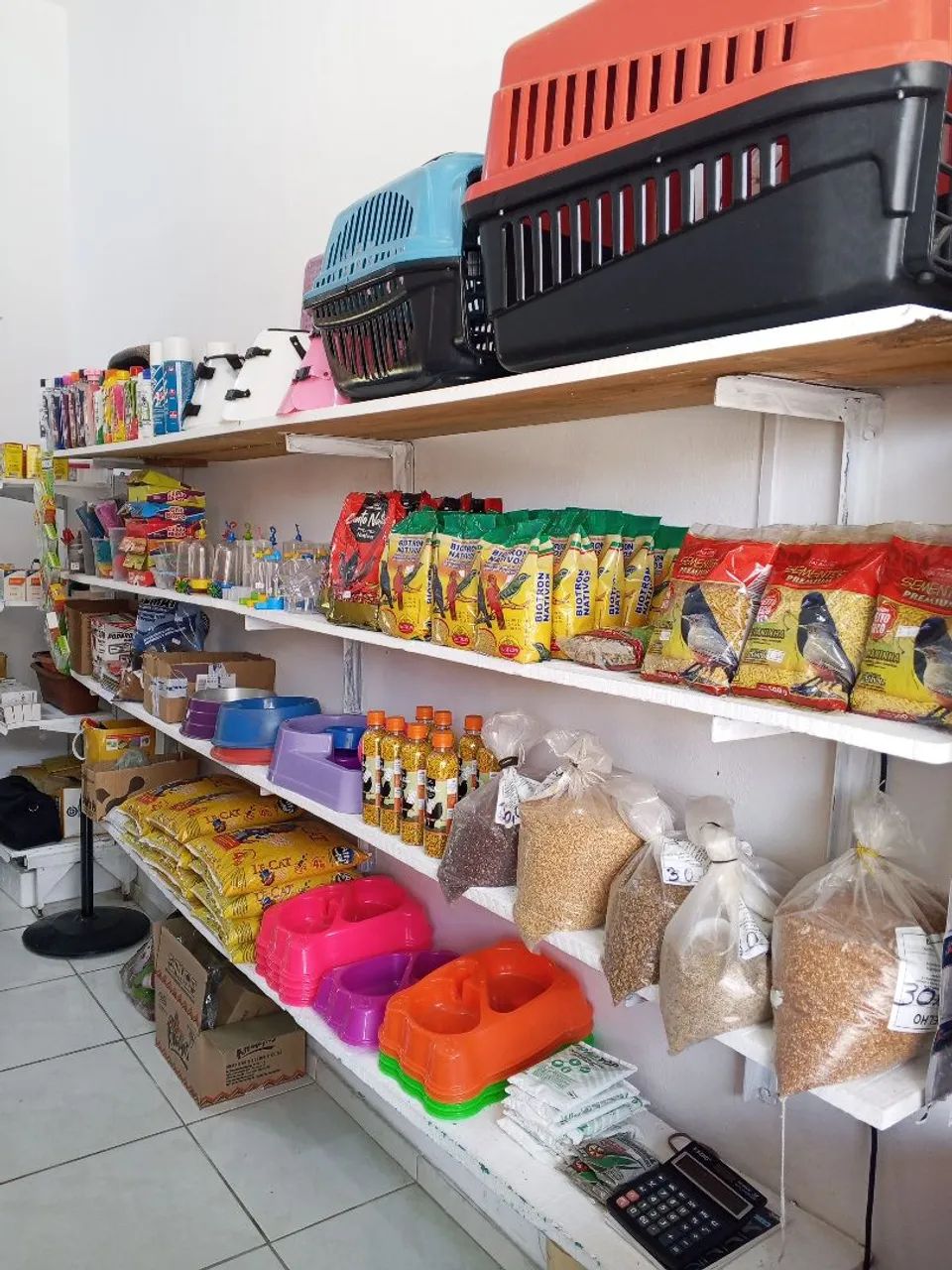 Vendo loja completa de Ração  e Mercearia  - Foto 4