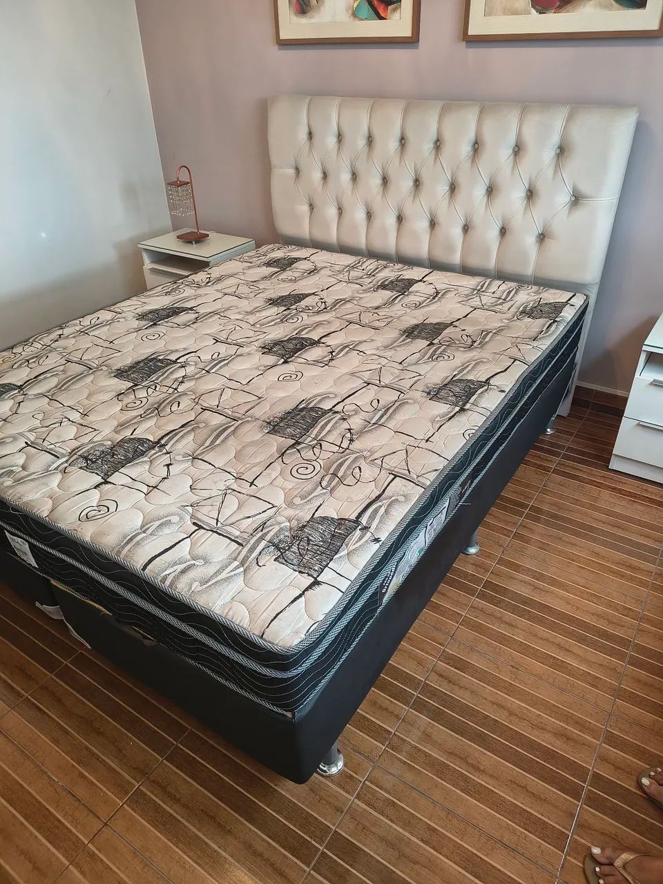 Cama Box Tamanho Queen com Cabeceira