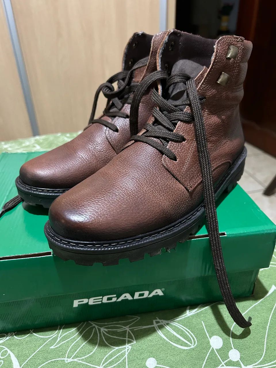 Bota coturno Pegada Pinhão 100%couro - Foto 2