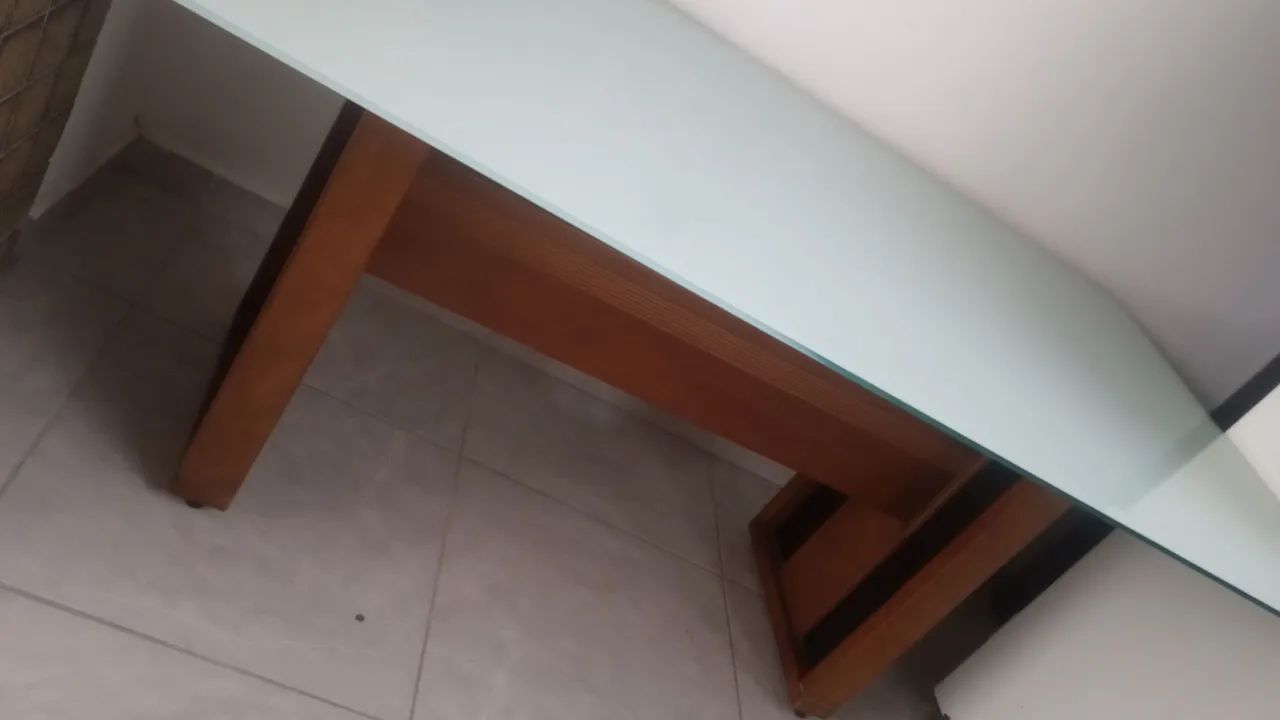 Mesa de vidro em bom estado  - Foto 3