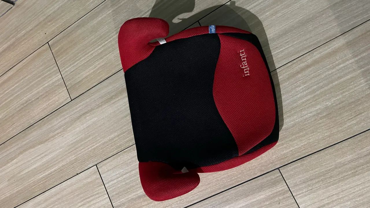 Assento Infantil para Carro - Vermelho e Preto - Foto 2