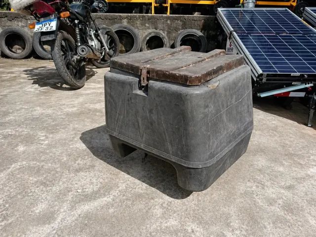 ( Vendo )Baú usado,porém em bom estado!!!! - Foto 5