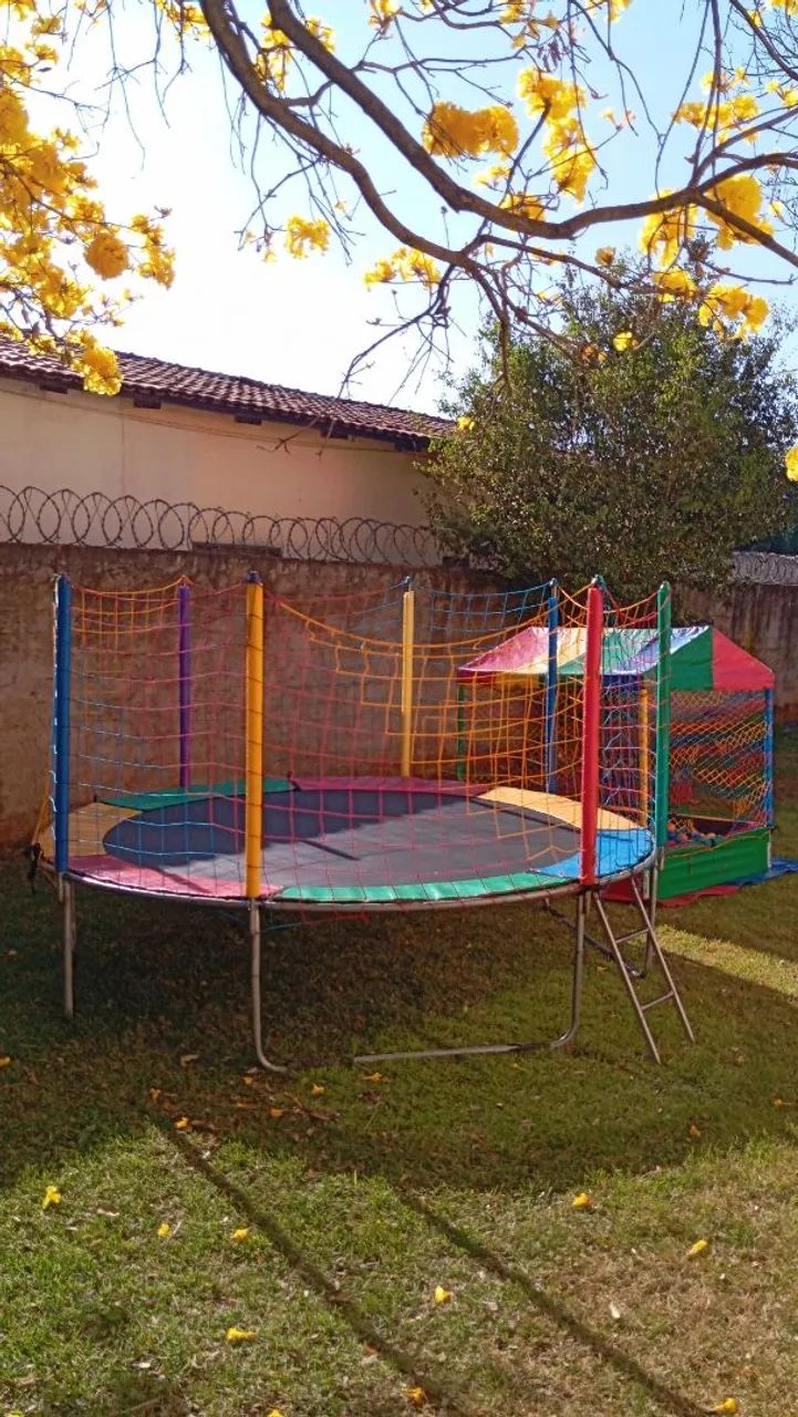 Pula-pula e Piscina de bolinha - Dia das Crianças 