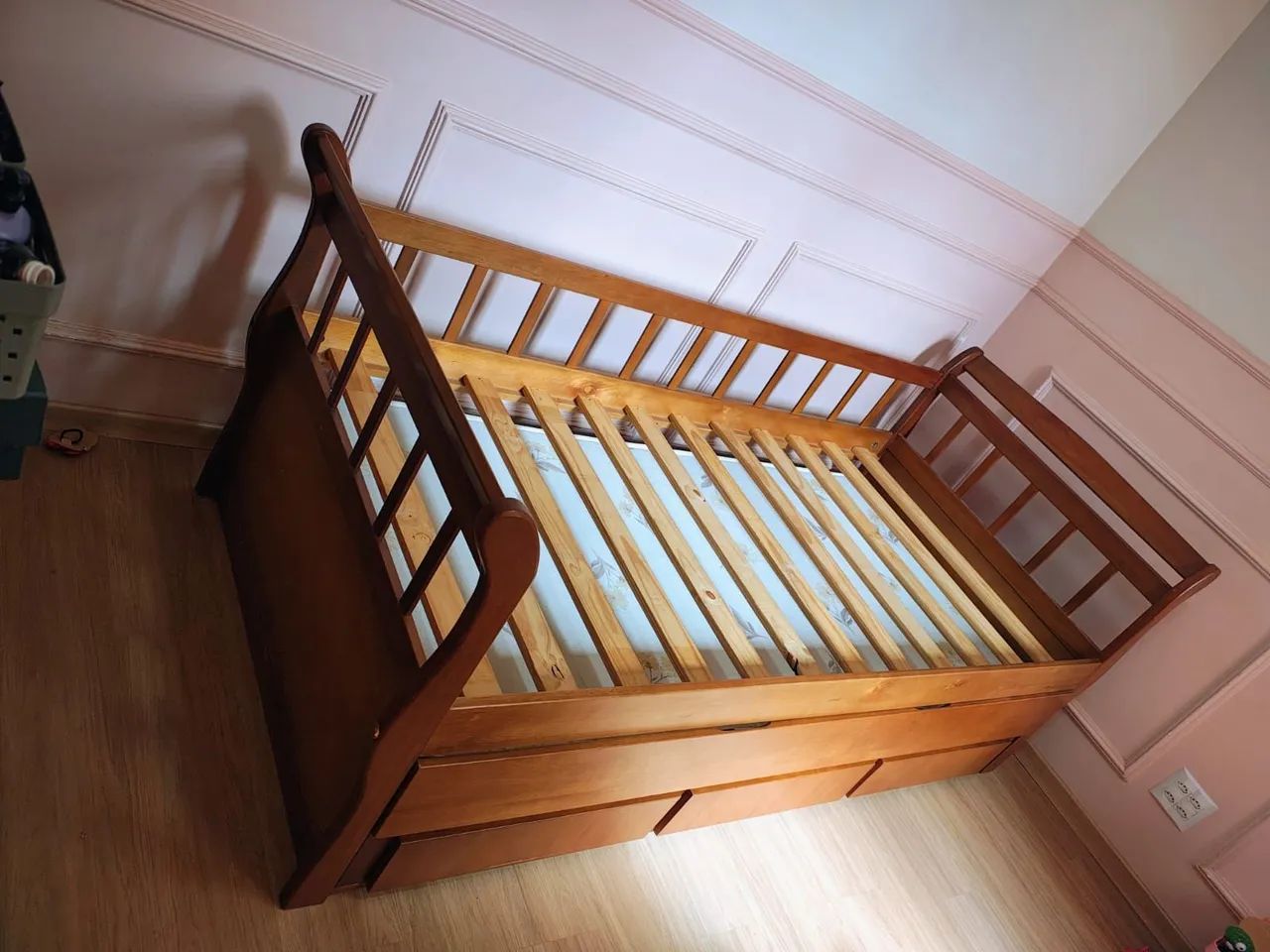 Vendo cama solteiro com cama auxiliar e gaveta - Foto 5