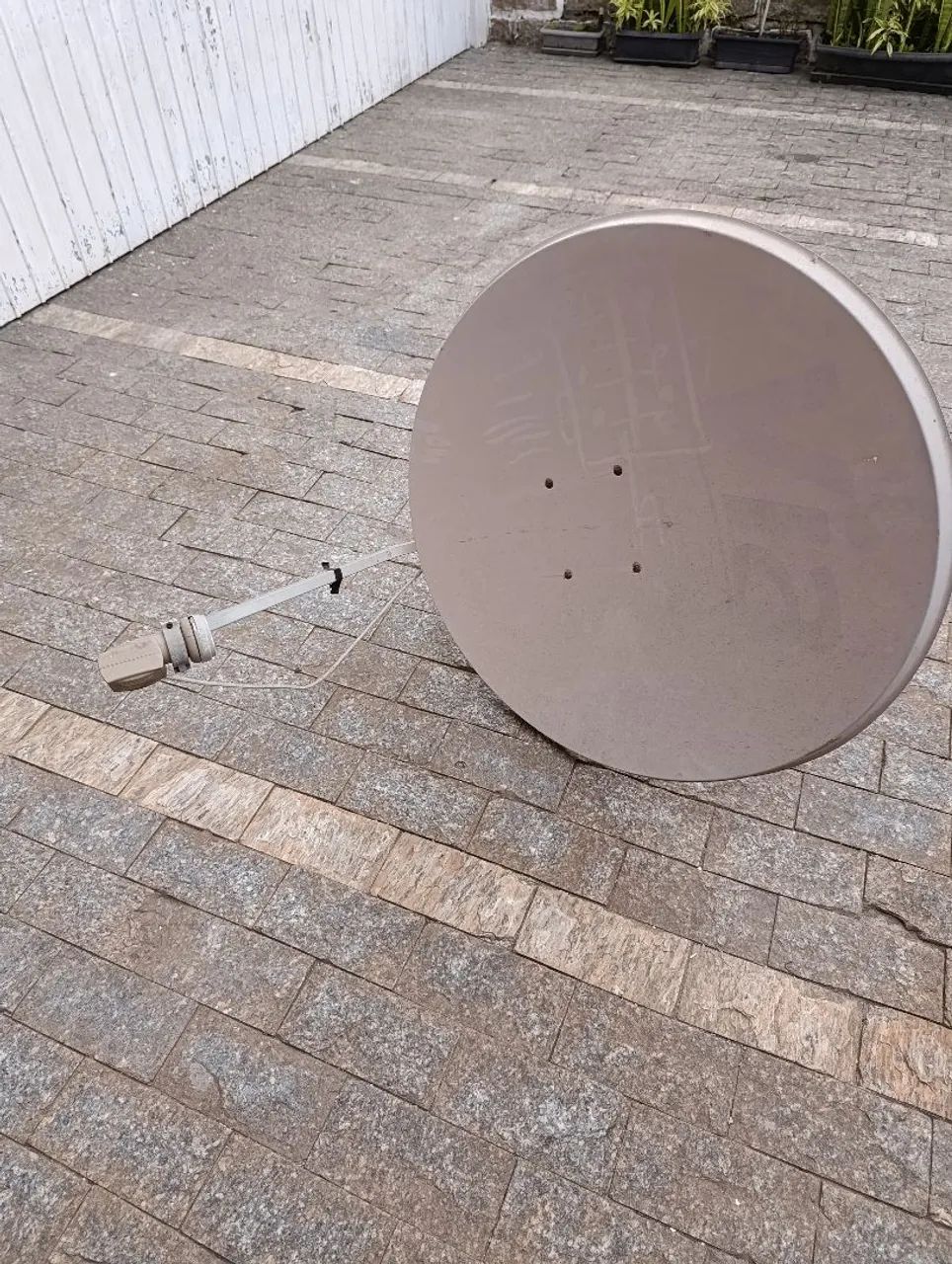 Vendo 2(duas) Antenas Parabólicas 