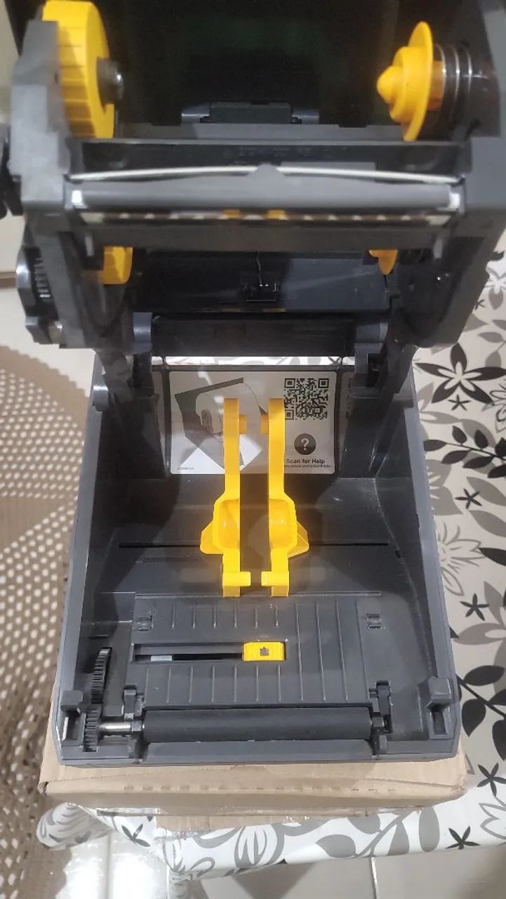 Impressora de Etiquetas e cód de barras  Zebra modelo ZD 220 - Foto 4