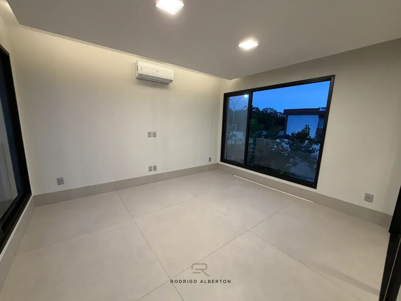 Casa Mobiliada e Decorada, com 3 suites e Rooftop, R$ 2.8Milhões - Foto 3