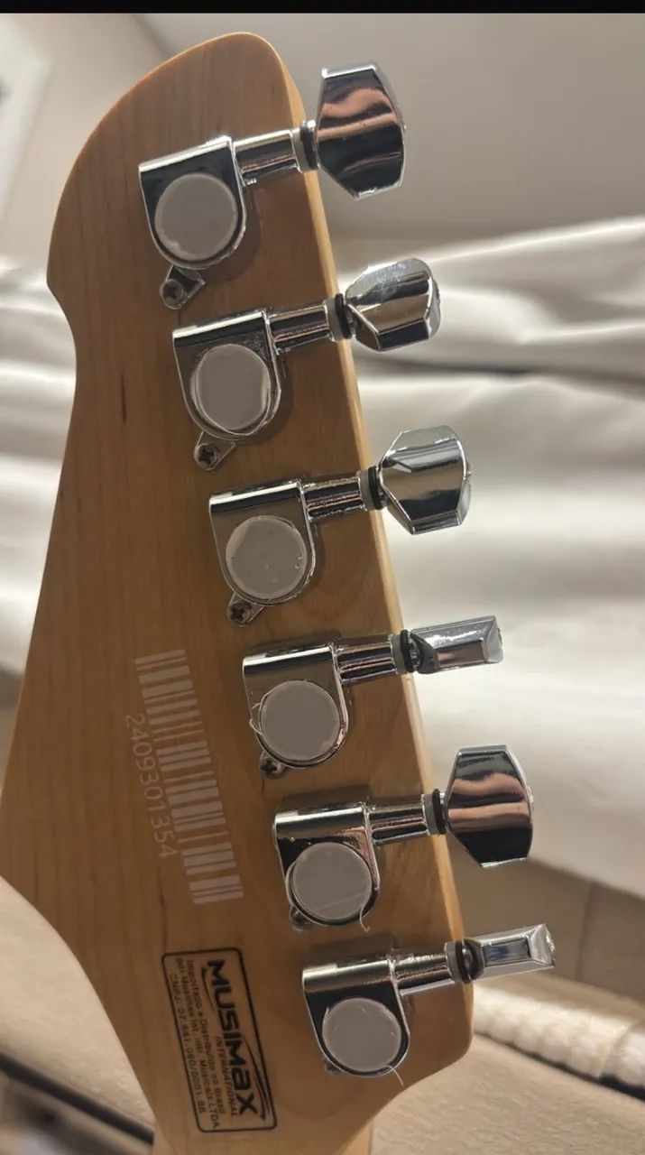 Guitarra nova na caixa nunca usada - Foto 5