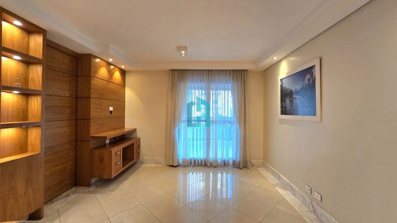 Apartamento reformado com 2 quartos (suites) e 2 vagas a venda em Moema