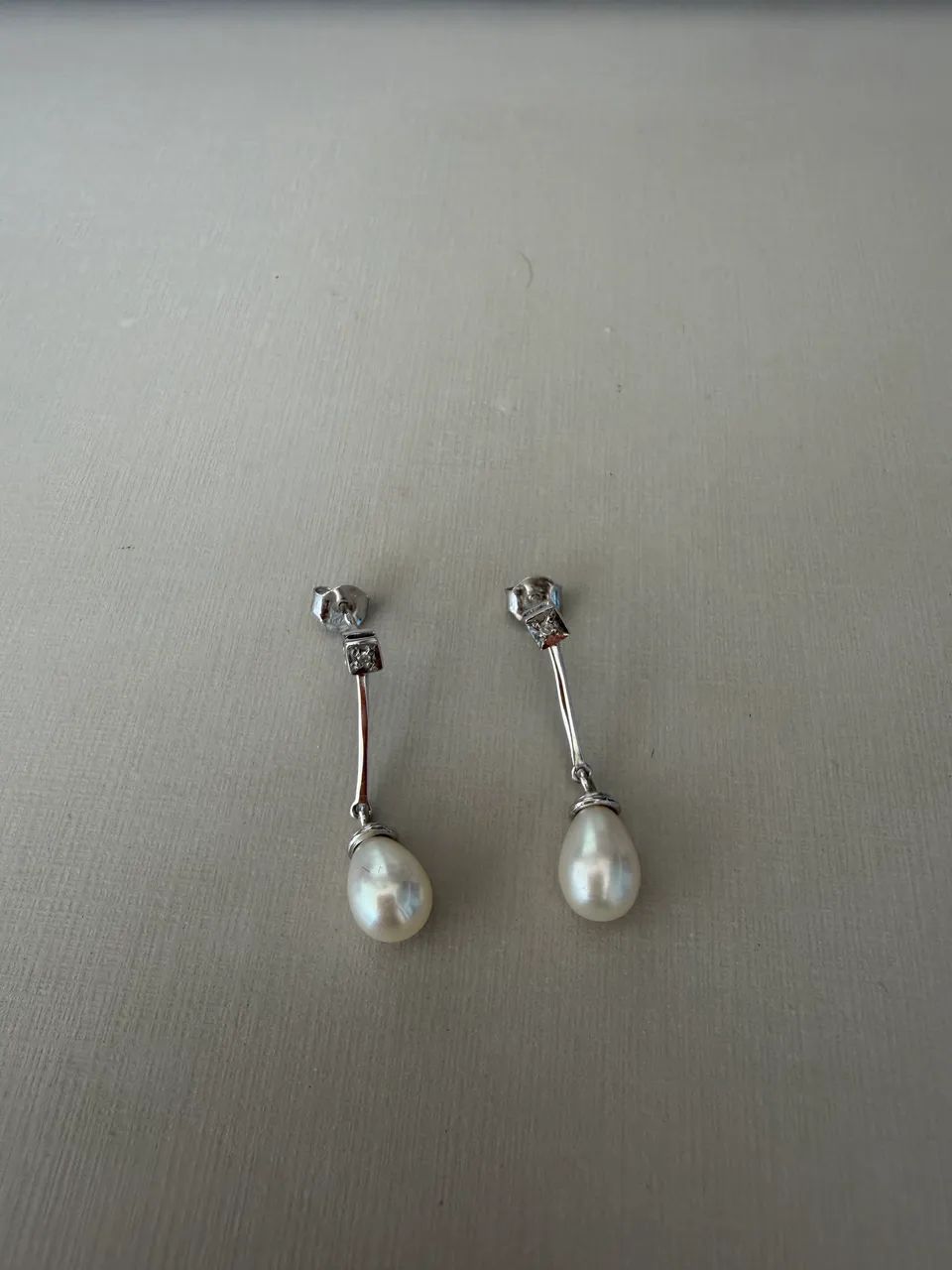 Brinco Ouro Branco com Pérola e Brilhante - Foto 2