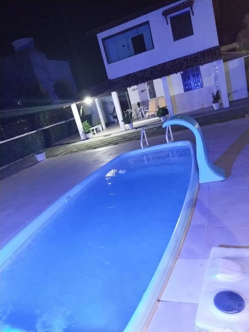 Alugo casa com piscina.  Cond fechado 