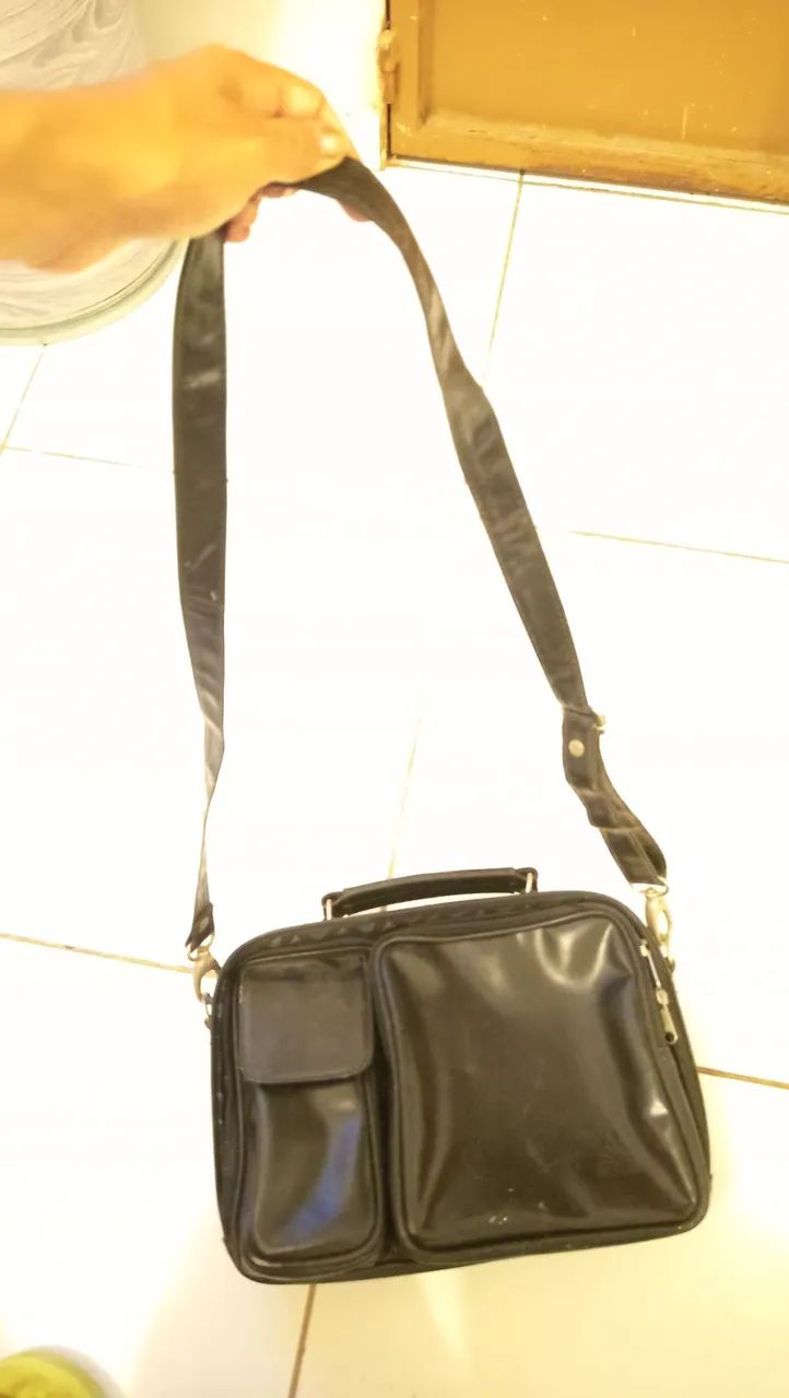Bolsa de couro tamanho  30cm x 20cm 