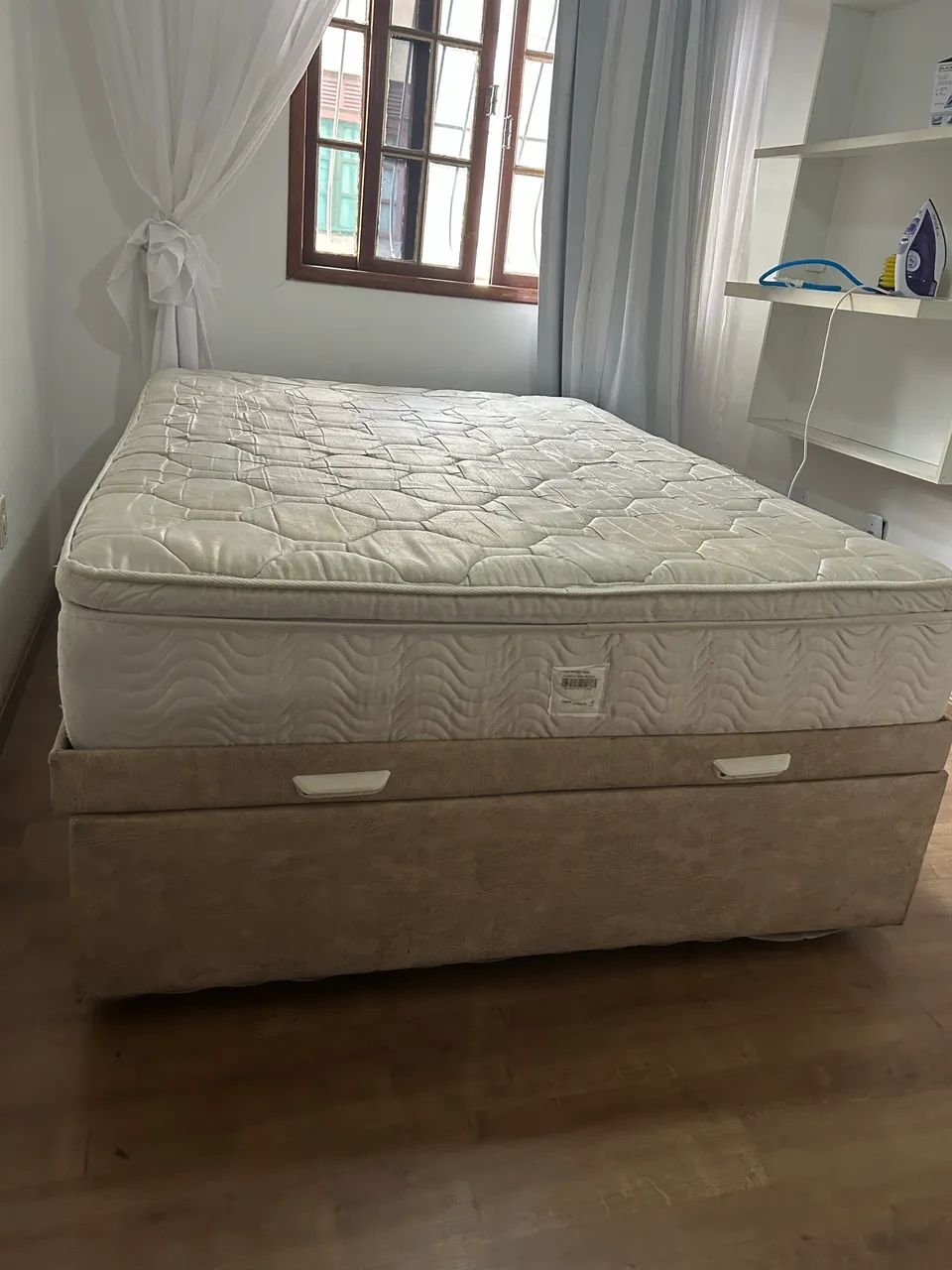 Cama casal baú