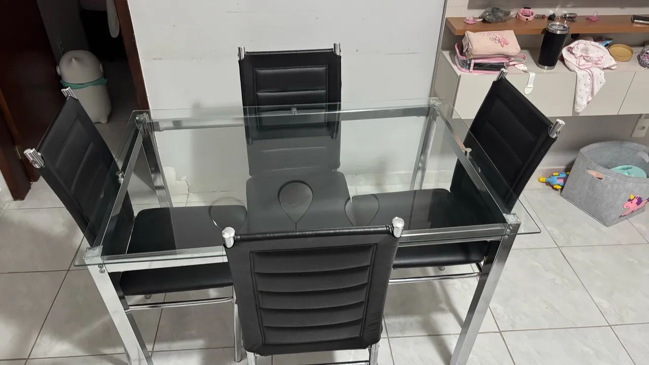 Mesa c/ 4 cadeiras