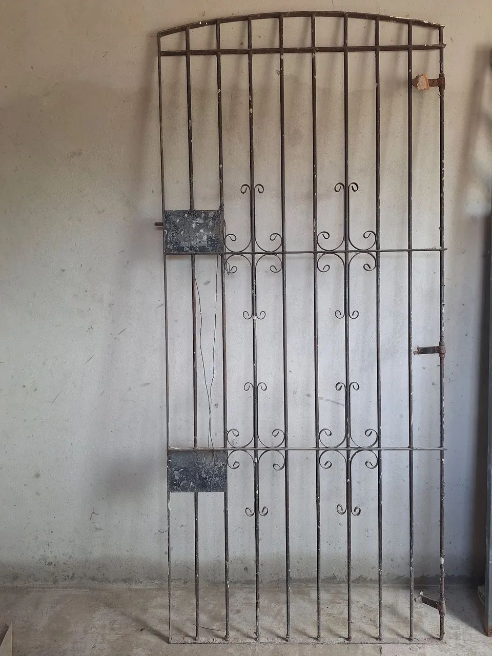 Selling gate