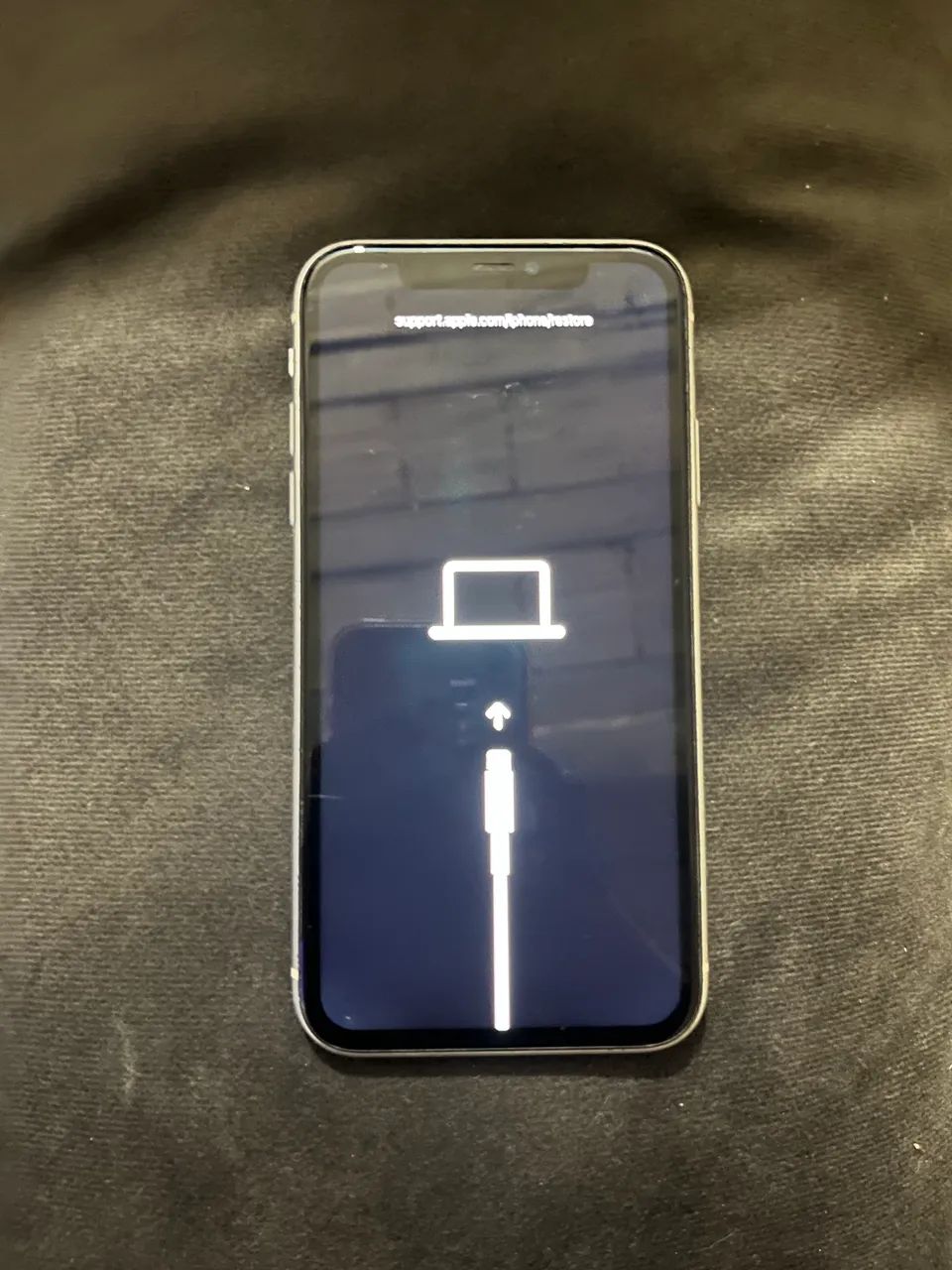 iPhone 11 128GB Com Defeito Travado Restauracao - Para Peças 