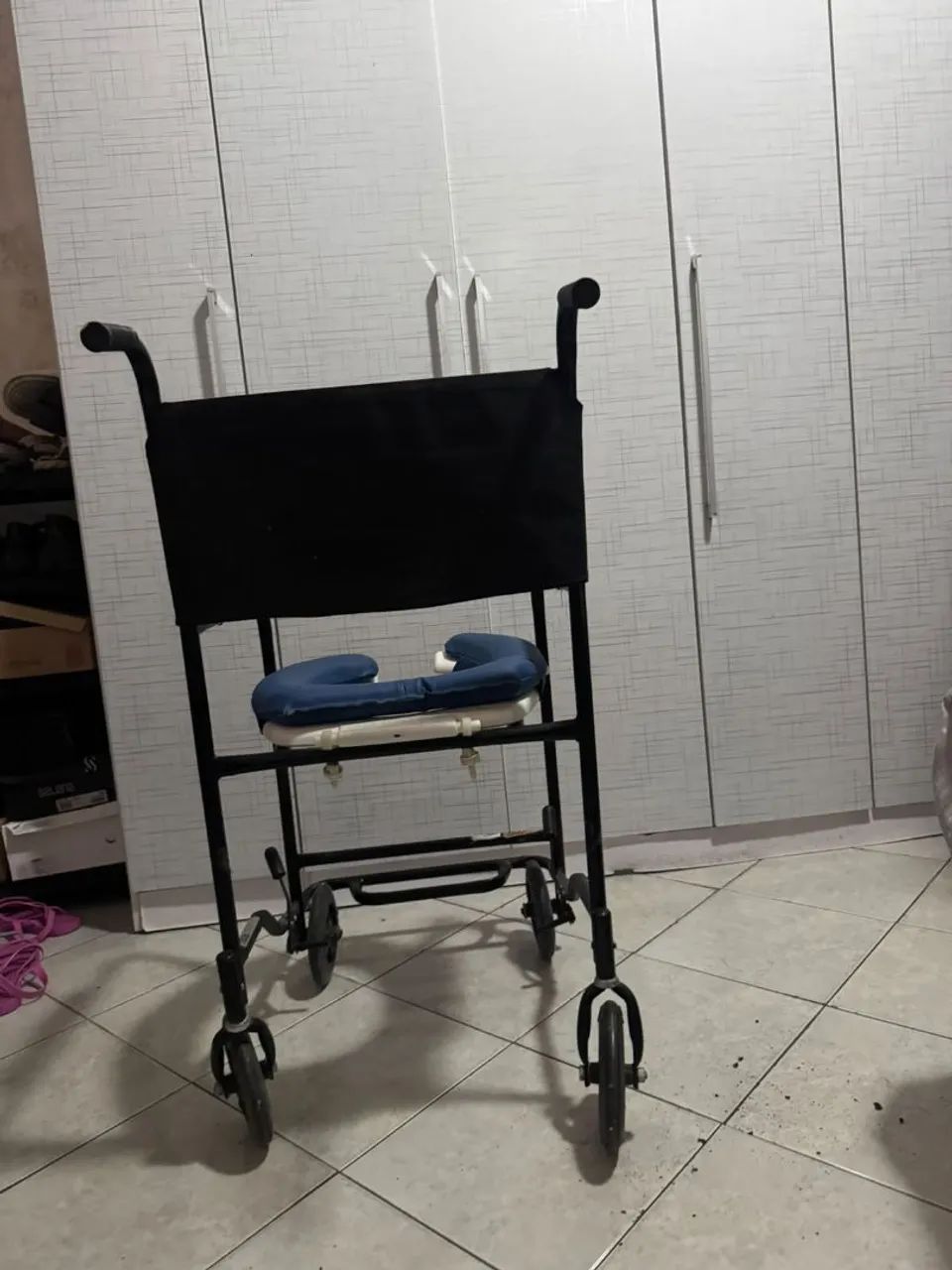 Cadeira de banho usada