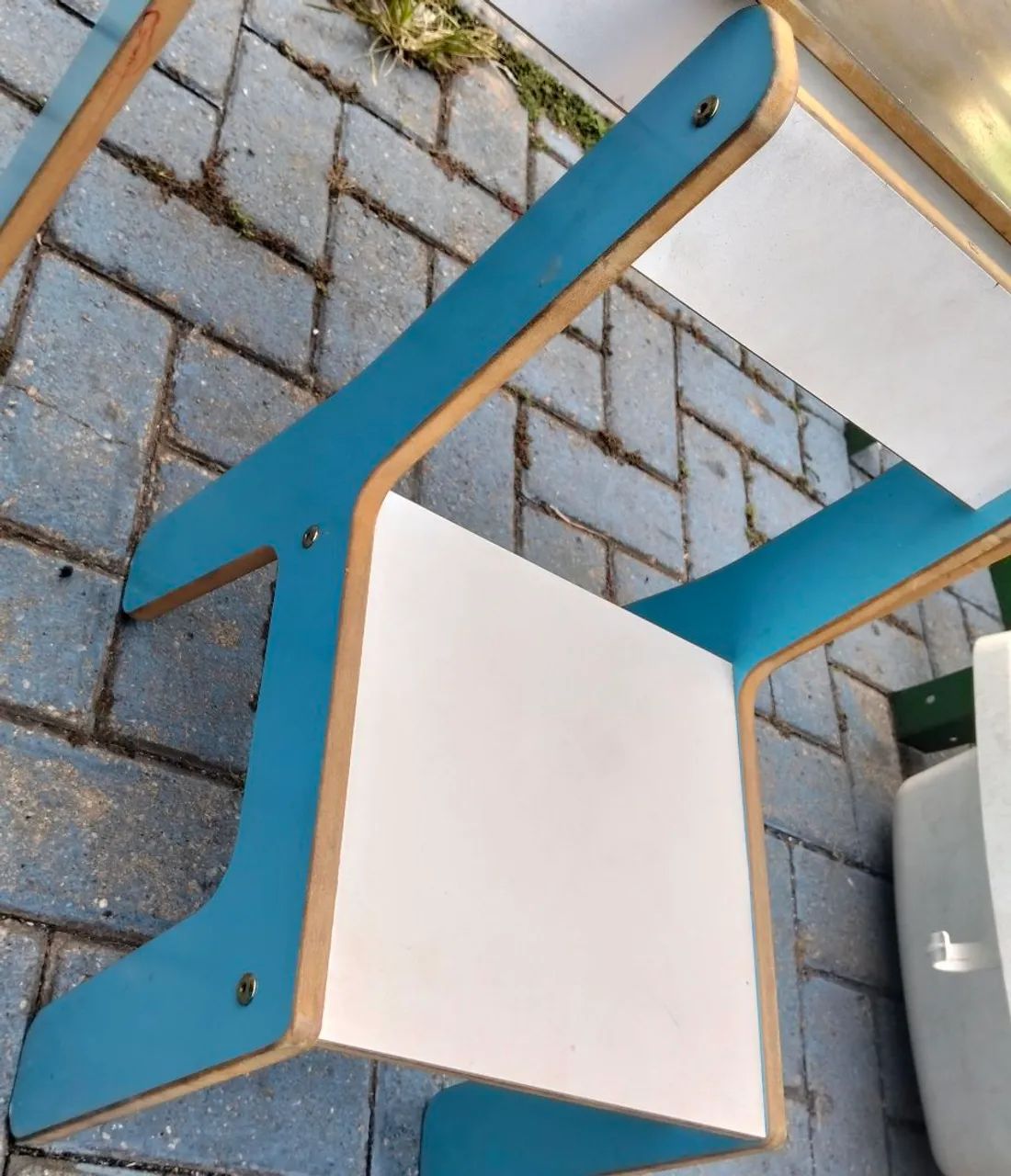 Conjunto Mesa e Cadeira Infantil em Madeira - Azul e Branco - Foto 3