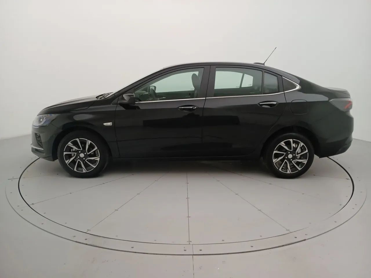 Chevrolet Onix Sedan Plus Premier 1.0 12V TB Flex Aut. 4P 2026 - Foto 2