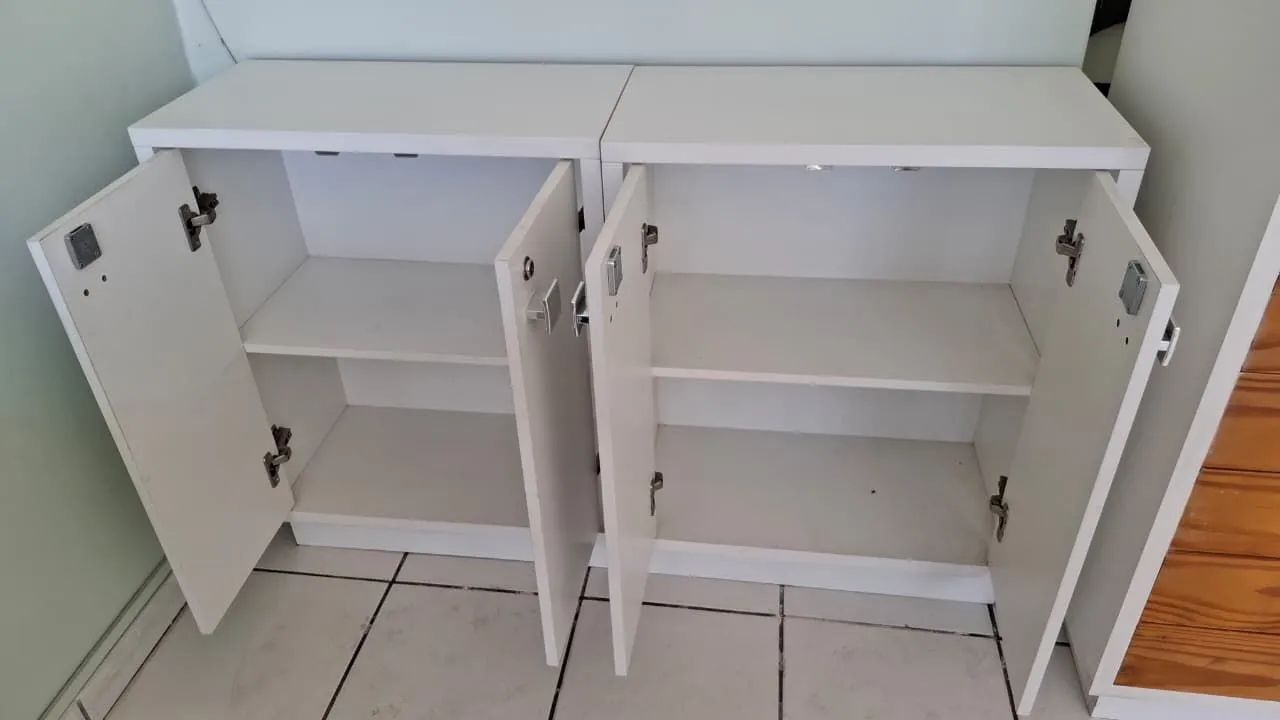Armário com duas portas, chaves e divisória interna projetado em Mdf - Foto 5