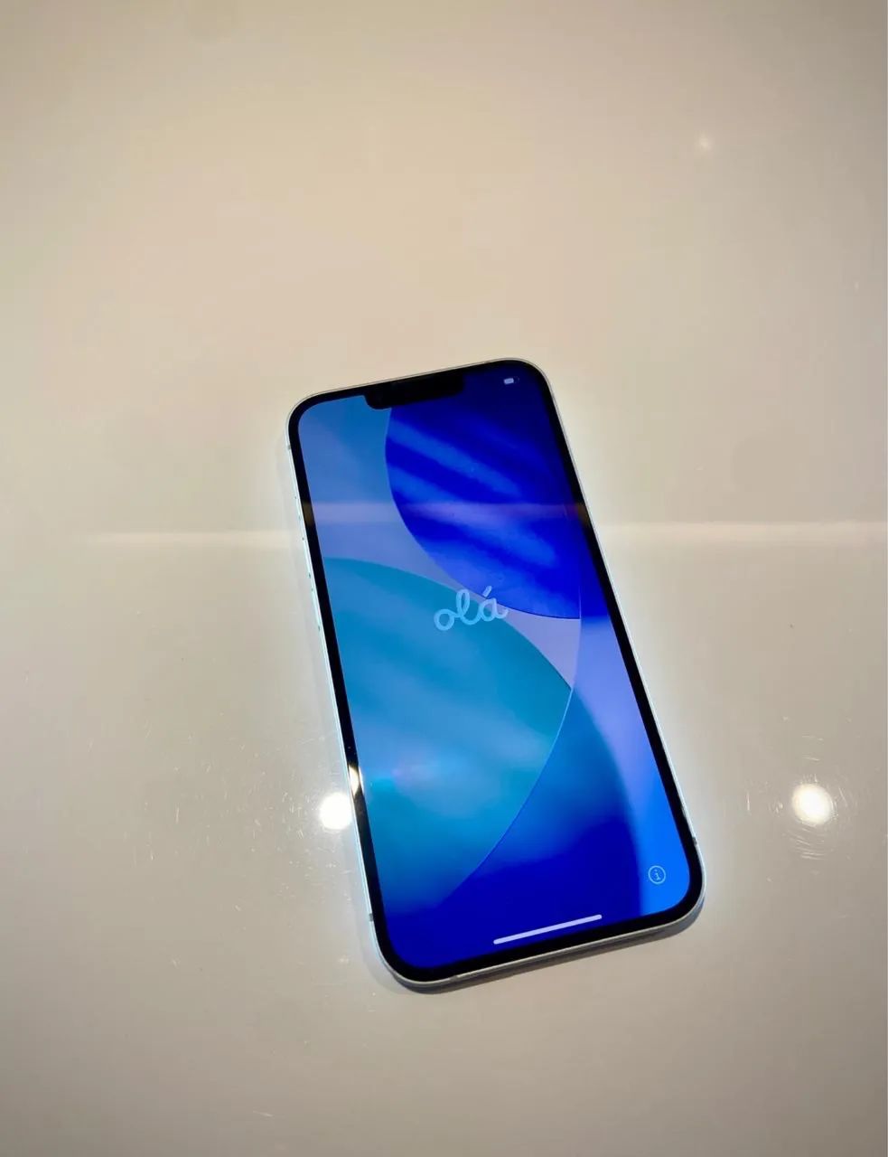 iPhone 16e excelente estado 