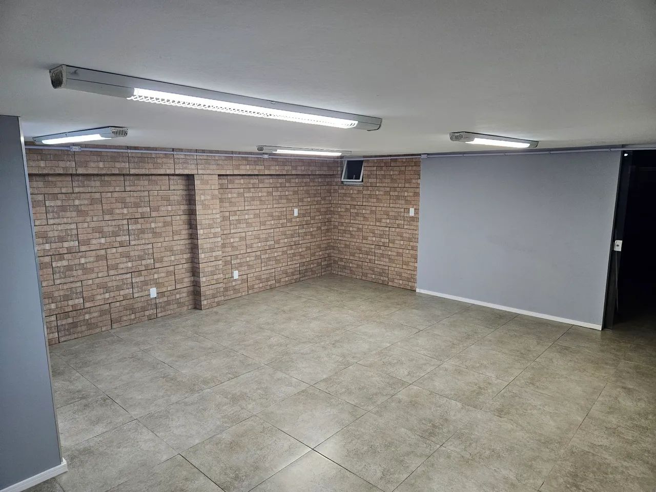Sala Comercial 40 m2 excelente localização em Barreiros/São José  - Foto 3