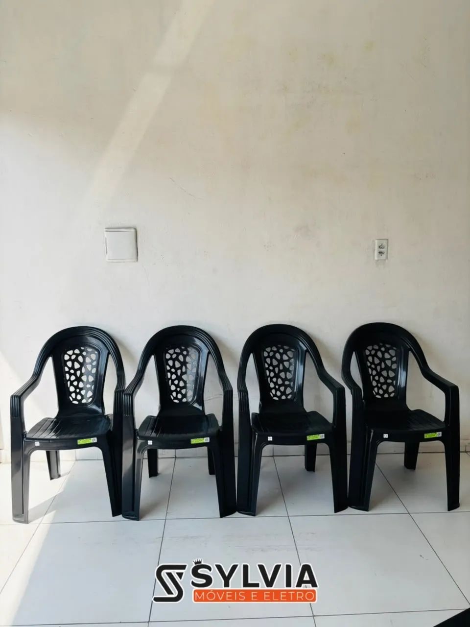 CADEIRAS DE PLÁSTICO COM BRAÇO  - Foto 2