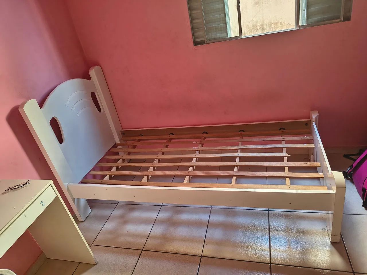 Vendo cama de solteiro  - Foto 3