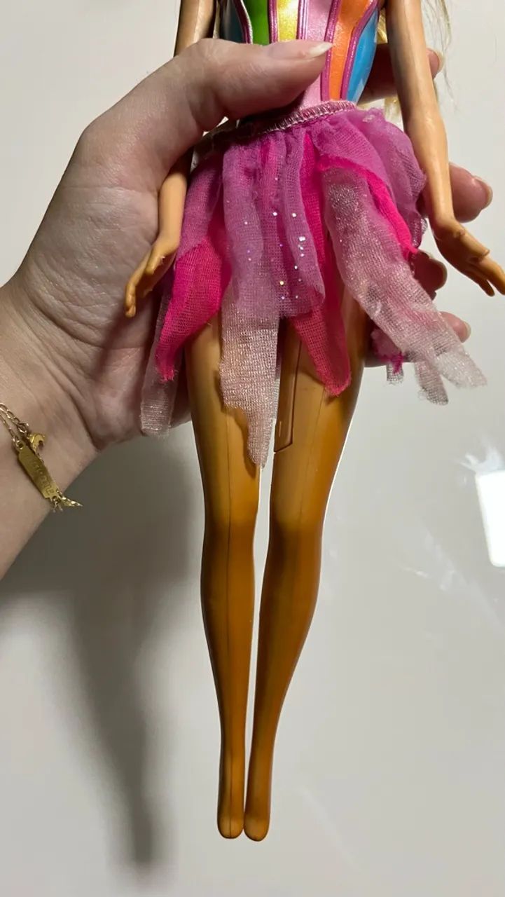 boneca barbie magia do arco íris  - Foto 4