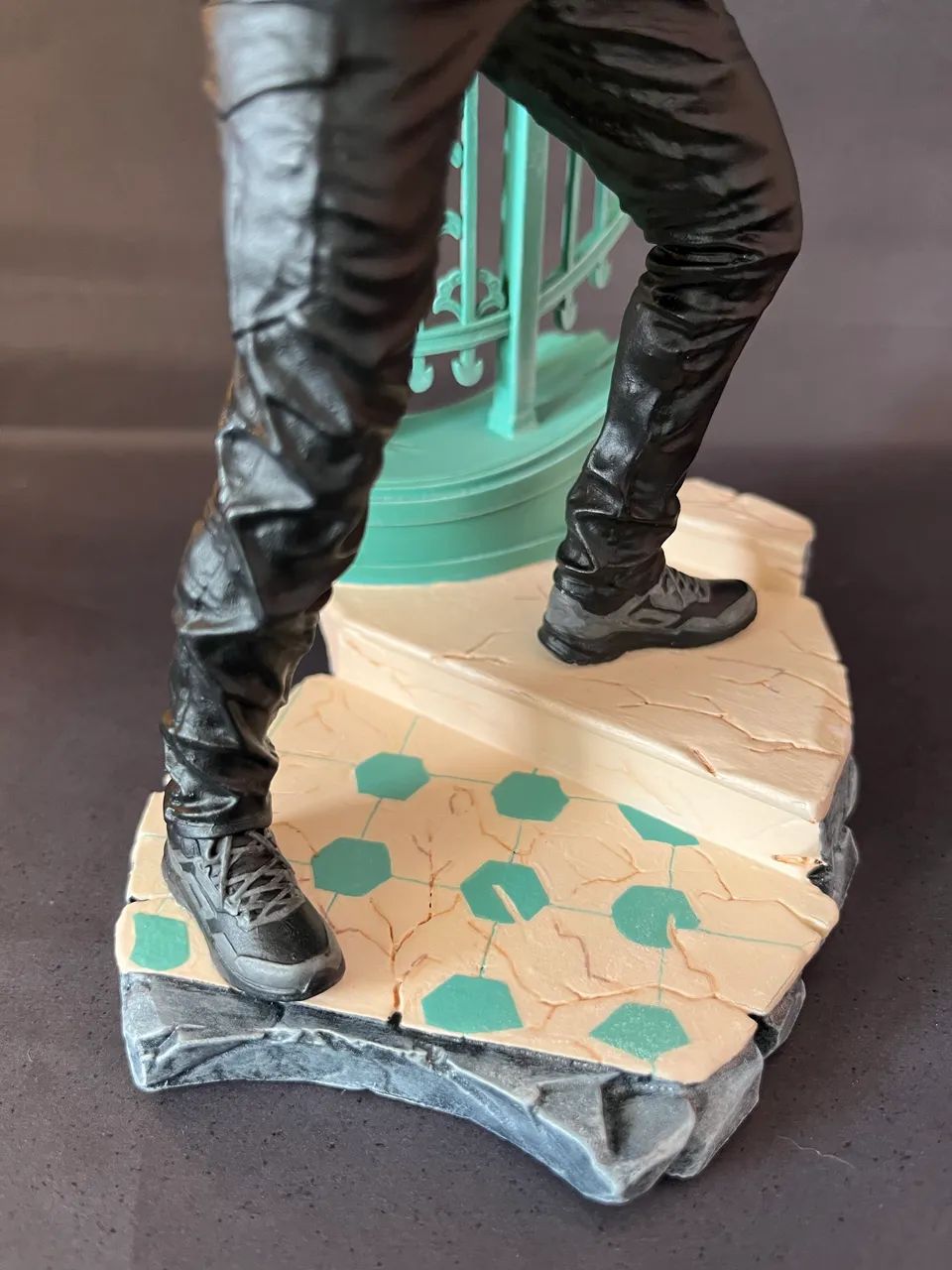 Action Figure Leon - Resident Evil Requiem - Foto 2
