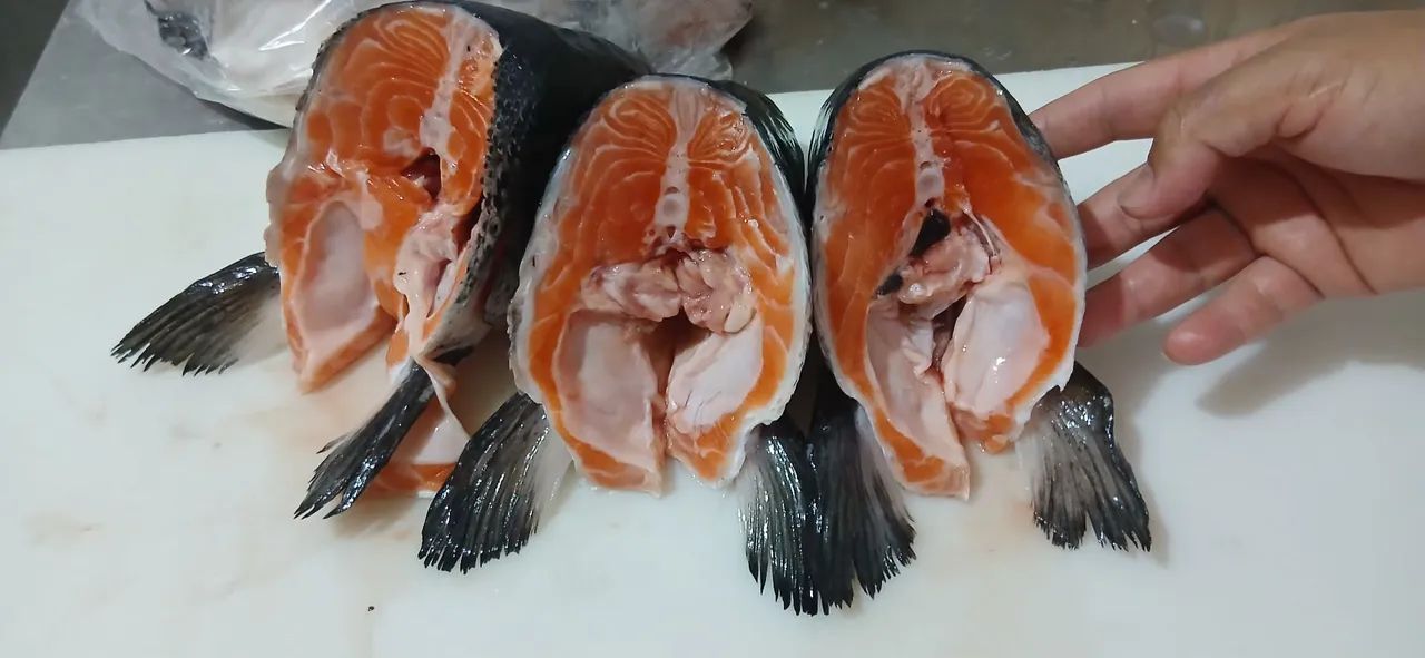 Cabeças de salmão frecas - Foto 3