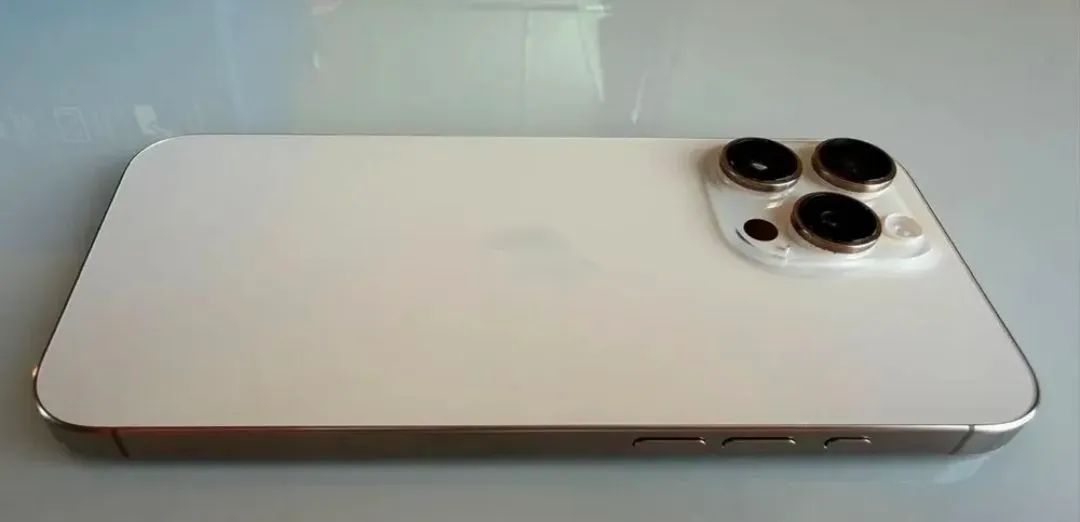 Celular Iphone 16ProMax novinho - Foto 3