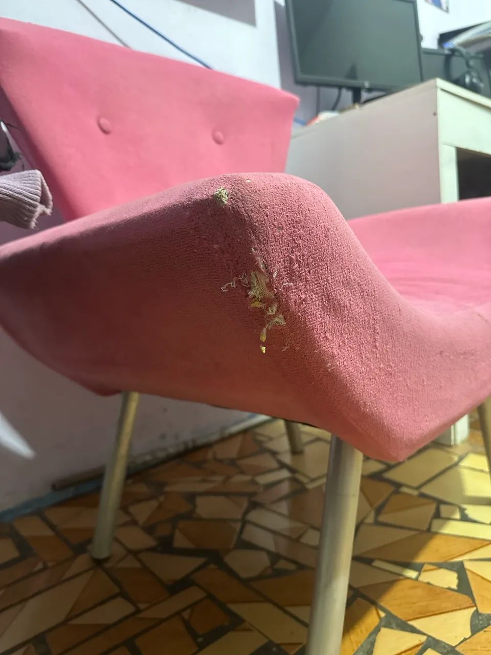 Duas Poltronas Rosas - Foto 3